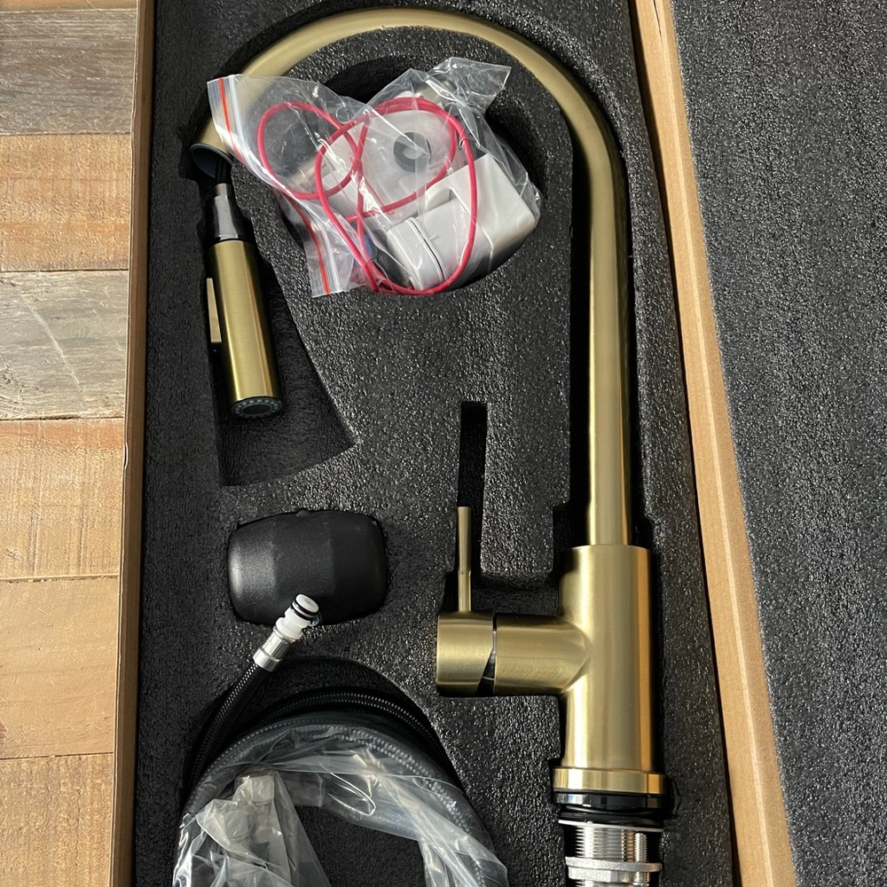 Kitchen faucet gold touch